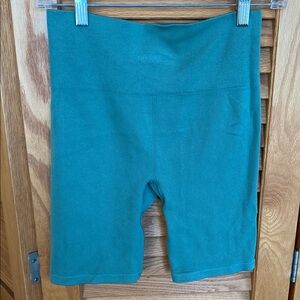New Balance Women's teal Bike Shorts